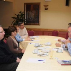 Algunos de los comerciantes reunidos ayer.