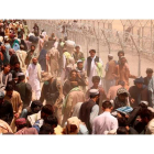 Refugiados afganos atrapados en la frontera con Pakistán para huir del avance de los talibanes. AKHTER GULFAM