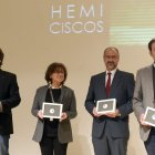 Los cuatro premiados, ayer, en el acto con que se cerró la sesión en las Cortes.
