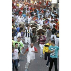 Cierros de corredores realizan la Estafeta madrileña.