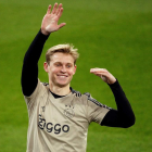 De Jong se despidió del Ajax con un emotivo vídeo. SEBASTIÁN MARISCAL