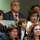 Raúl, con su familia, es la gran novedad de López Caro