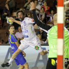 Juanín García, durante un partido con el Abanca Ademar esta temporada. SECUNDINO PÉREZ