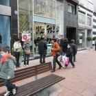 La zona peatonal de la Puebla Sur, una de las más comerciales de Ponferrada.