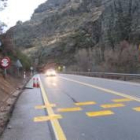 Los coches circulan estos días con precaución debido al ensanche en el punto negro de Villasimpliz