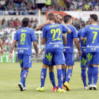 Los jugadores de la Ponferradina celebraron por todo lo alto el tanto de Alberto Aguilar que deja a los bercianos a un solo punto de la sexta plaza a falta de un partido para el final de la competición liguera.