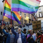 Concentración en Berga para protestar por la agresión a una pareja de homosexuales que se han dado un beso en la calle.