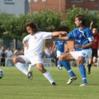 El equipo leonés se mostró superior al ovetense durante el primer tiempo del encuentro.