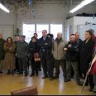 Los vecinos y los afectados por el nuevo trazado de la línea de alta tensión durante una reunión