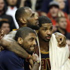 LeBron James, Kyrie Irving y Tristan Thompson.