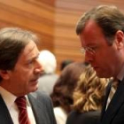 Villalba y Silván departen ayer antes del acto de las Cortes