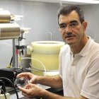 Miguel Bastos se alzó ayer con el premio de Medio Ambiente Jaime I. EFE