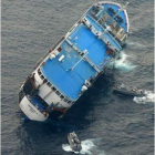 El transbordador SuperFerry 9, durante el naufragio.