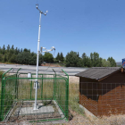 Estación de medición de la calidad del aire en Montearenas, en terrenos de San Miguel.