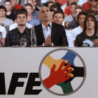 Rubiales, con Llorente, Casillas, Alonso o Puyol antes de anunciar la huelga en el fútbol.