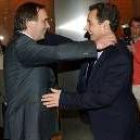 Los ministros José Antonio Alonso, y de Francia, Nicolas Sarkozy, se saludan en Santiago Bernabeu