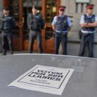 Cartel pro-referendúm frente a la Conselleria