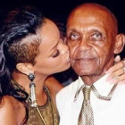 Rihanna, con su abuelo