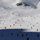 Esquiadores en las pistas de Cebolledo, en San Isidro.