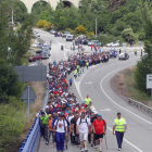 La marcha procedente de Cerredo se une en Hospital del Sil al grupo procedente de Villablino a las 13.15 horas, ocupando un carril de la C-631.