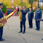 Acto de imposición de la corbata a la bandera. DL