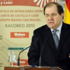 Juan Vicente Herrera, tras la firma de un protocolo con motivo de la celebración del Año Jacobeo.
