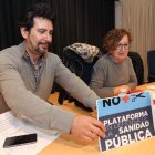 Plácido Martínez y Pilar Martín Coruña, de la plataforma. L. DE LA MATA