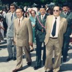 Antonio Rey en la salida del Santo de 1987, junto el anterior alcalde Gonzalo Mansilla. CEBRONES