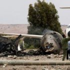 Daños producidos en el aeropuerto de Benina, a unos 10 kilómetros al oeste de Bengasi.