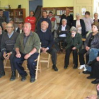 Una de las reuniones de vecinos celebradas en el 2010 para analizar la situación del pueblo.
