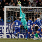 Amir Abedzadeh de la SD Ponferradina durante el partido de la Liga Smartbank 22-23  Segunda División Jornada 26 entre la SD Ponferradina y ell Racing de Santander disputado en el Estadio de El Toralin en Ponferrada.Foto Luis de la Mata