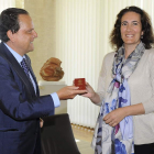 Amilivia y Cirac, en la entrega del informe 2013, ayer.