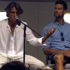 Pepe Imaz (izquierda) y Novak Djokovic, en una charla espiritual en Marbella.