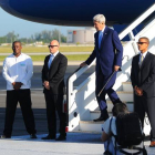 John Kerry, a su llegada al aeropuerto de La Habana (Cuba).
