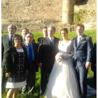 El flamante matrimonio con la familia Gabilondo.