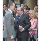 El rey Felipe VI junto a Juan Vicente Herrera. BRÁGIMO