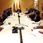 El nuevo Consejo Agrario se constituyó ayer en la delegación territorial de la Junta en León. MARCIANO