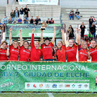 María Casado, cuarta por la izquierda, celebra el triunfo junto al resto de la selección. WALTER DERIGOLMO