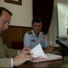 El coronel Fernández de María, junto al representante de ITP, en la presentación del programa