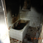 Imágenes de la bañera donde se inició el fuego. BOMBEROS PONFERRADA