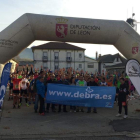 Momento de la salida de la carrera solidaria.