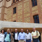 Los candidatos y candidatas del PP en el edificio Araú. DL