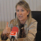 La alcaldesa de Garrafe de Torío, durante la rueda de prensa que ofreció ayer.