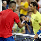 Rafa Nadal felicita a Nick Kyrgios, al final del partido.