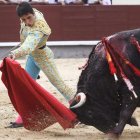 El leonés Javier Castaño en una faena de muleta.