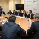 La asamblea del consorcio se reunió ayer para estudiar la situación ante la crisis de Lagun Air