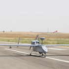 Uno de los cuatro UAVs del Grosa, en la pista del aeródromo civil de Pajares de los Oteros. F. OTERO PERANDONES