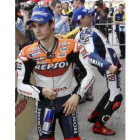 Jorge Lorenzo y Dani Pedrosa ayer en Jerez, al acabar las clasificaciones