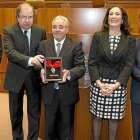 Juan Vicente Herrera, Gonzalo Jiménez Sánchez, Josefa García Cirac y Julián Simón, tras la entrega de la Medalla de Oro.