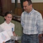 Andrea Alba recoge su premio de manos de Juan Jesús Rodríguez